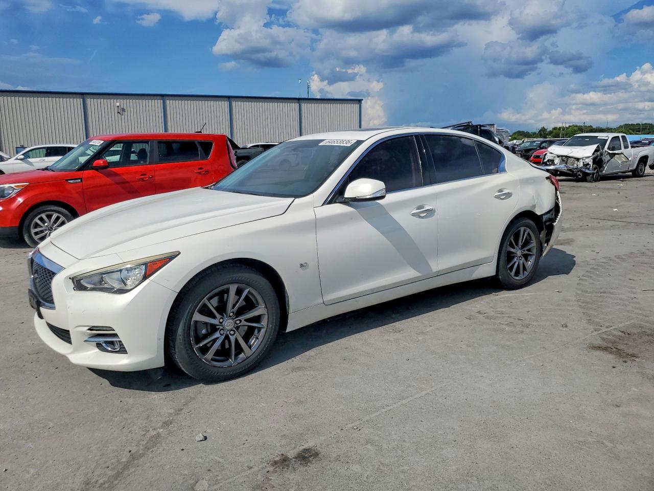 2015 INFINITI Q50