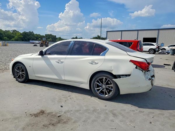 2015 INFINITI Q50