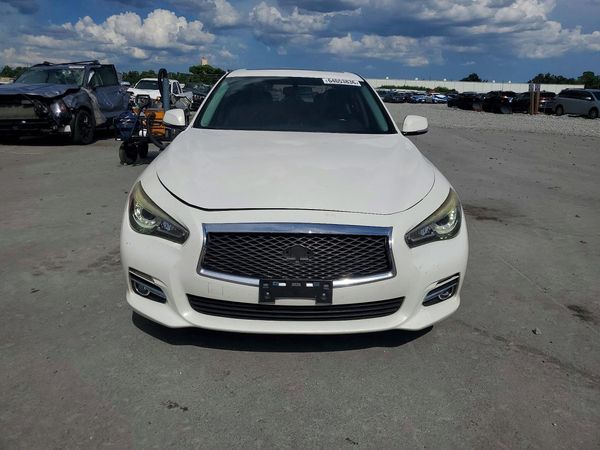 2015 INFINITI Q50