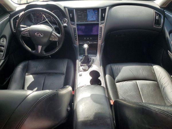2015 INFINITI Q50
