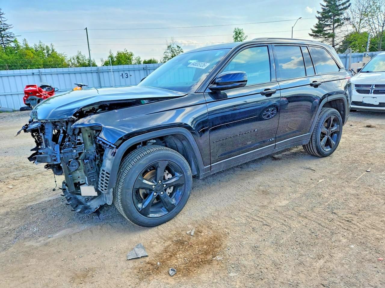 2025 JEEP GRAND CHEROKEE Laredo, Altitude