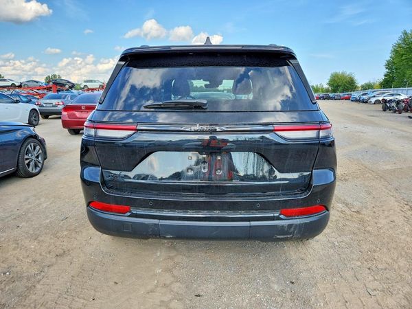 2025 JEEP GRAND CHEROKEE Laredo, Altitude