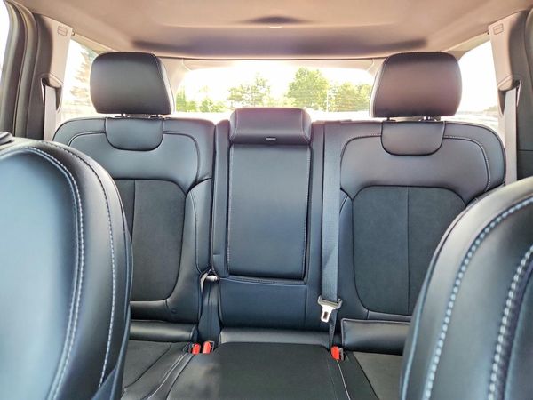 2025 JEEP GRAND CHEROKEE Laredo, Altitude