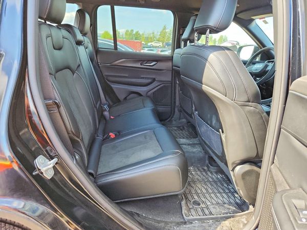 2025 JEEP GRAND CHEROKEE Laredo, Altitude