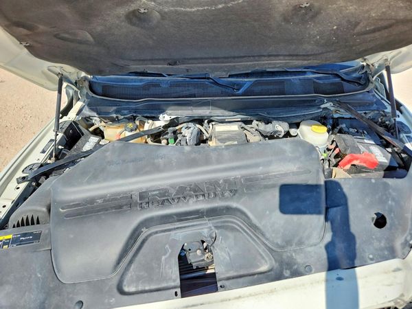 2022 RAM 2500 Laramie — Engine bay