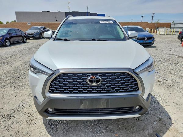 2022 TOYOTA COROLLA CROSS XLE