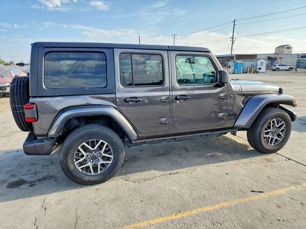 2025 JEEP WRANGLER Sahara