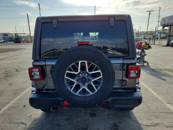 2025 JEEP WRANGLER Sahara
