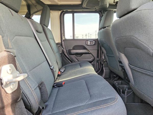 2025 JEEP WRANGLER Sahara