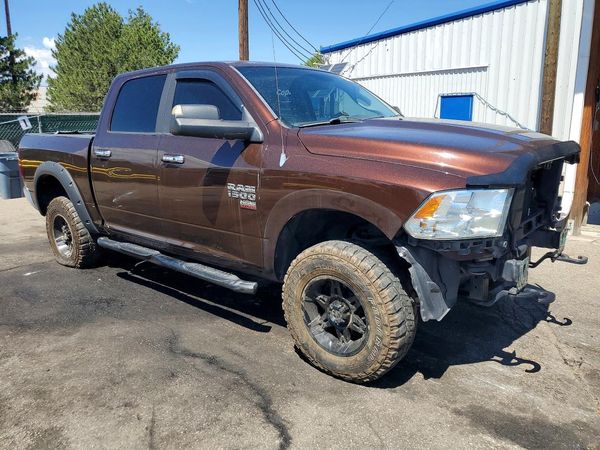 2013 RAM 1500 SLT