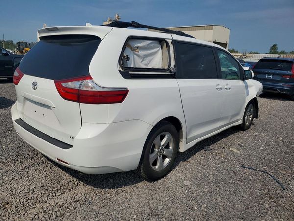 2018 TOYOTA SIENNA