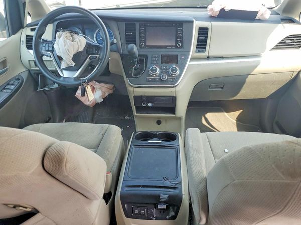 2018 TOYOTA SIENNA
