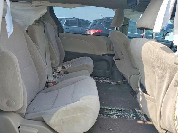 2018 TOYOTA SIENNA
