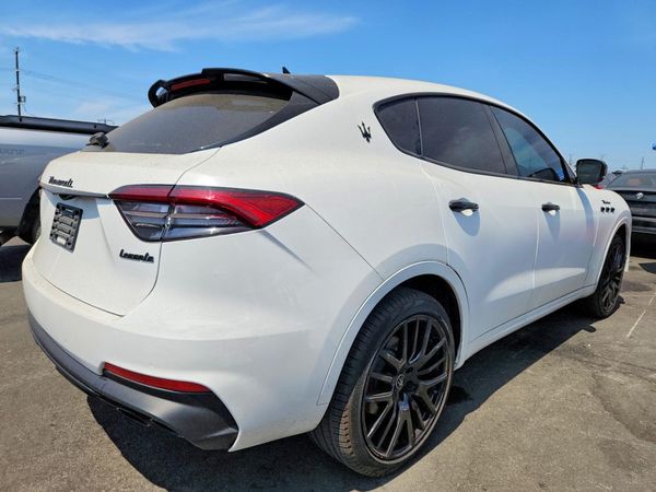 2022 MASERATI LEVANTE