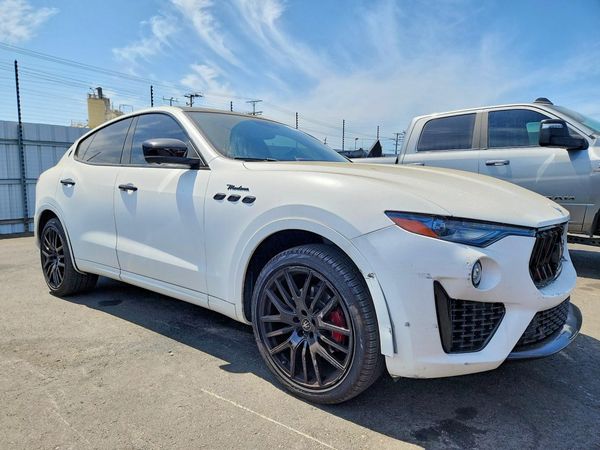 2022 MASERATI LEVANTE