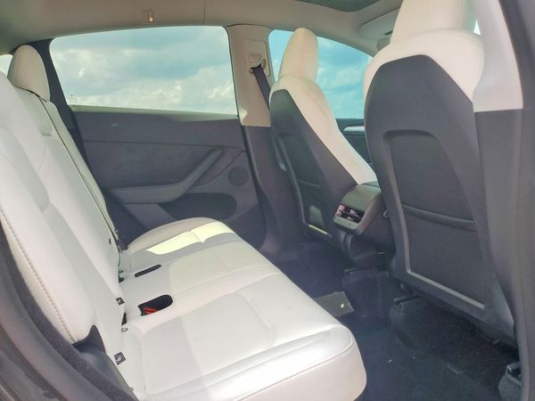 2025 TESLA MODEL Y