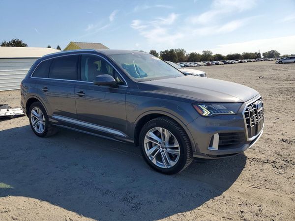 2020 AUDI Q7 quattro Premium Plus