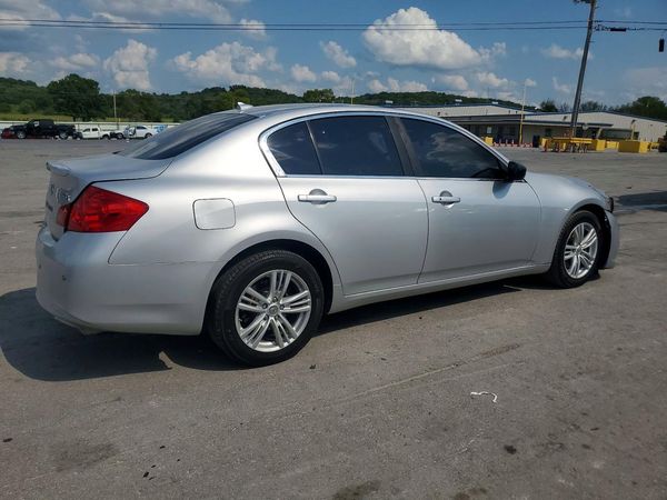 2013 INFINITI G37