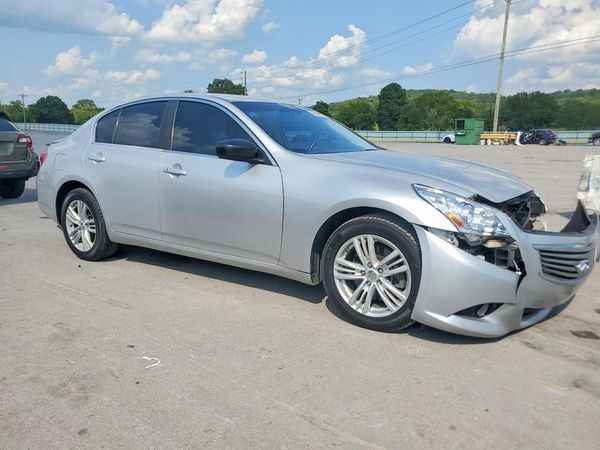 2013 INFINITI G37