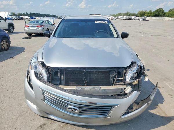 2013 INFINITI G37
