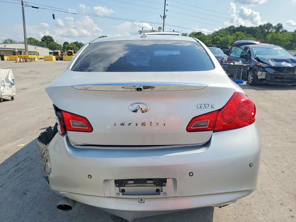 2013 INFINITI G37