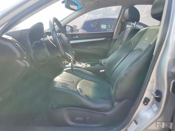 2013 INFINITI G37