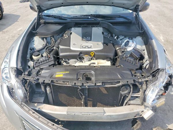 2013 INFINITI G37