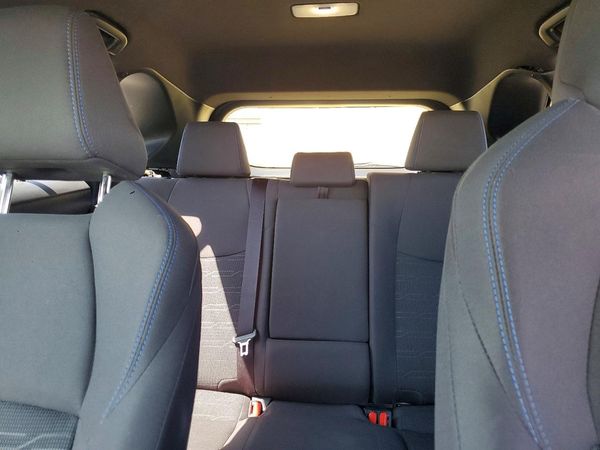 2025 TOYOTA RAV4 SE