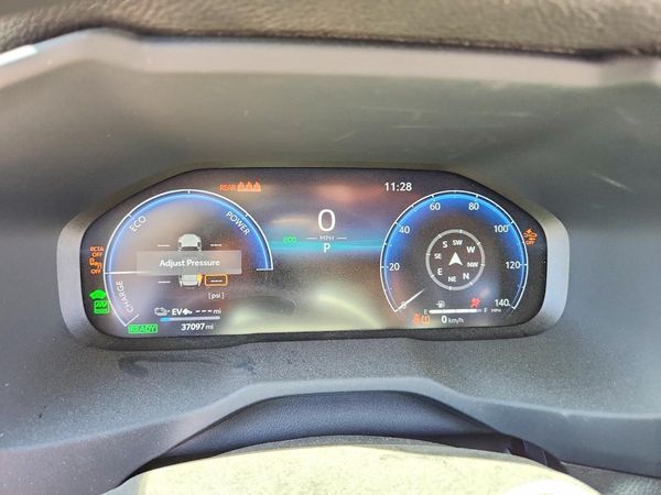 2023 TOYOTA RAV4 XSE