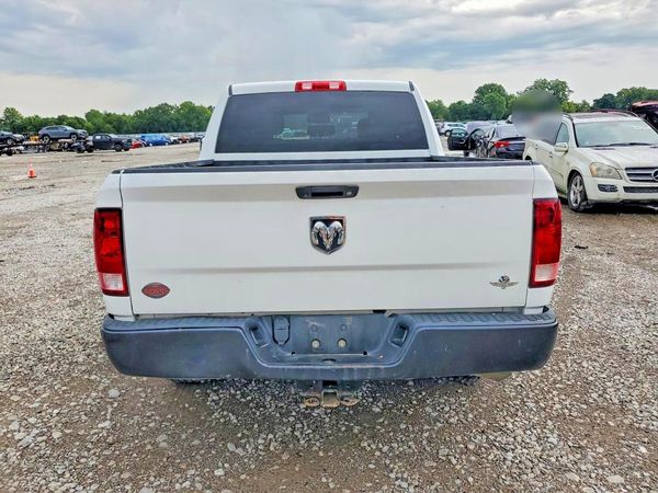 2018 RAM 1500 ST