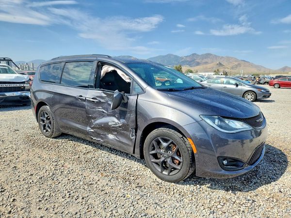 2019 CHRYSLER PACIFICA Touring L Plus