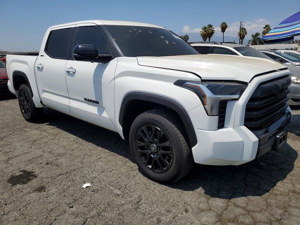 2025 TOYOTA TUNDRA