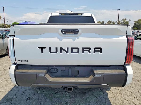 2025 TOYOTA TUNDRA
