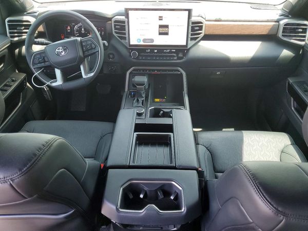 2025 TOYOTA TUNDRA