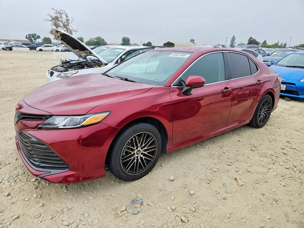 2018 TOYOTA CAMRY