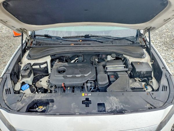 2019 HYUNDAI SANTA FE SE