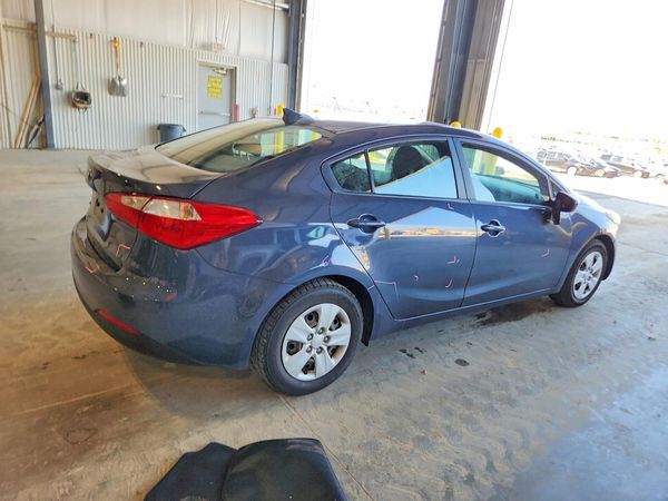 2016 KIA FORTE GL (Middle-Low Grade)