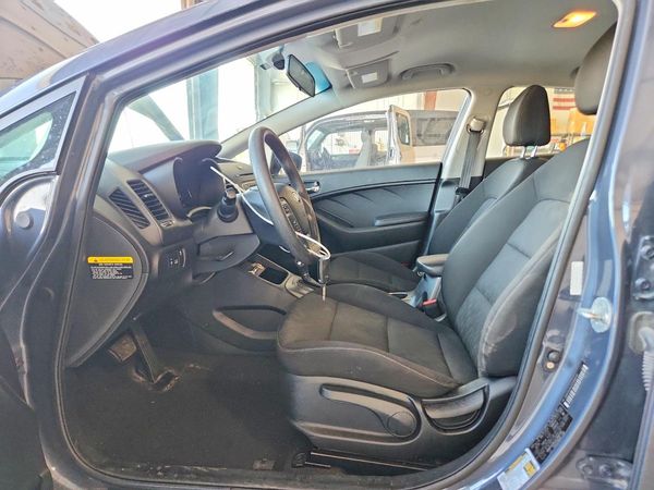 2016 KIA FORTE GL (Middle-Low Grade)