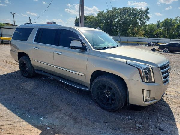 2016 CADILLAC ESCALADE ESV Luxury