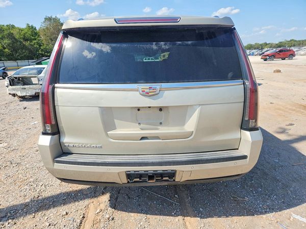 2016 CADILLAC ESCALADE ESV Luxury