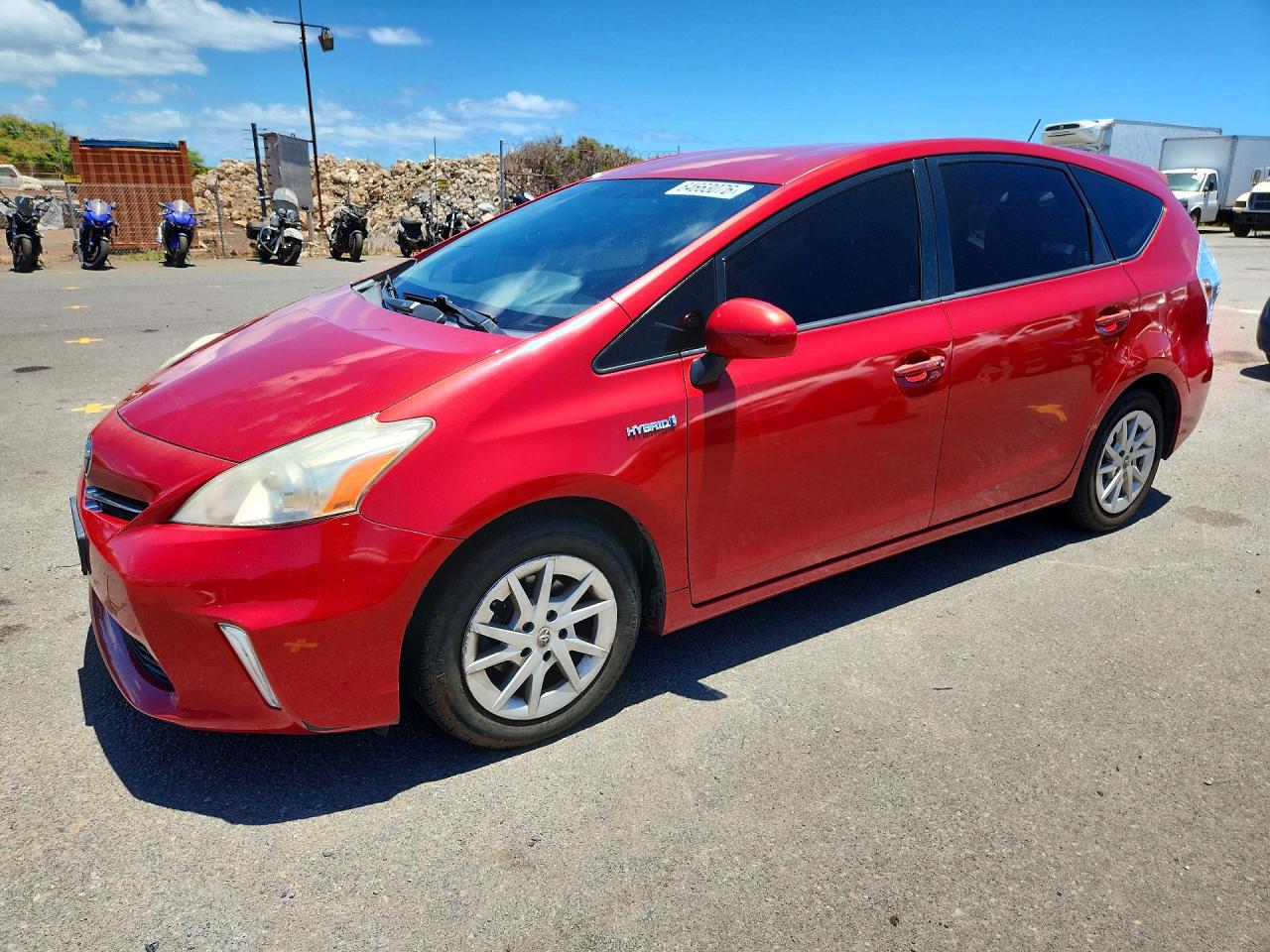 2014 TOYOTA PRIUS — Front 3/4