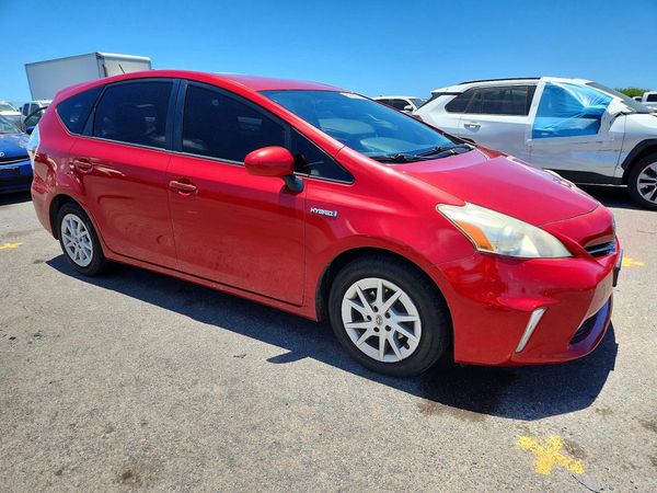 2014 TOYOTA PRIUS — Passenger 3/4