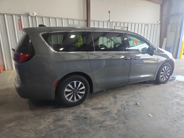 2023 CHRYSLER PACIFICA Touring L — PSRA
