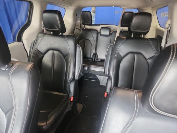 2023 CHRYSLER PACIFICA Touring L — SUVN
