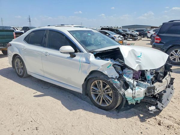 2021 TOYOTA CAMRY XSE