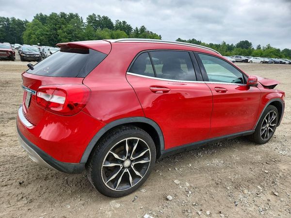 2017 MERCEDES-BENZ GLA GLA250