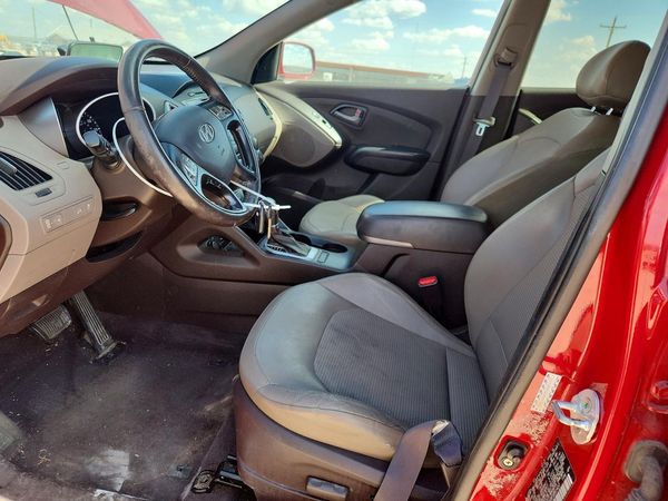 2015 HYUNDAI TUCSON GLS (Middle)