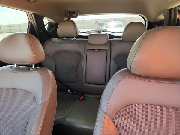 2015 HYUNDAI TUCSON GLS (Middle)