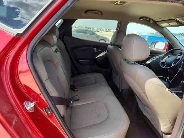 2015 HYUNDAI TUCSON GLS (Middle)