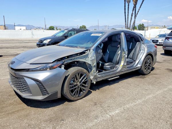 2025 TOYOTA CAMRY